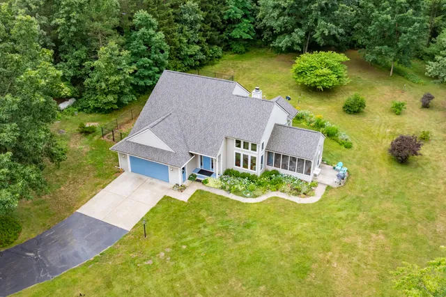 $769,900 | 31664 Fish Hatchery Road, Kalamazoo, MI 49009