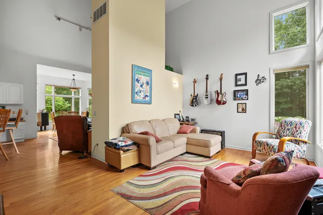 $769,900 | 31664 Fish Hatchery Road, Kalamazoo, MI 49009