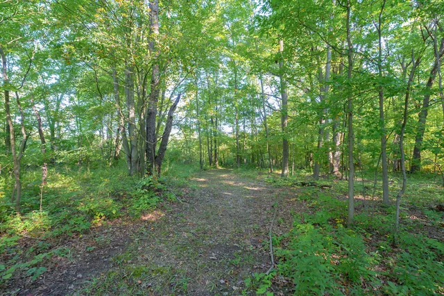 $769,900 | 31664 Fish Hatchery Road, Kalamazoo, MI 49009