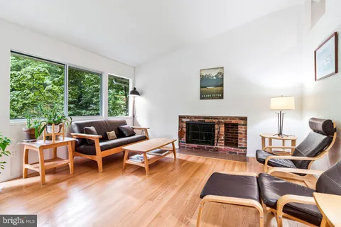 $1,495,000 | 8004 Park Overlook Drive, Bethesda, MD 20817