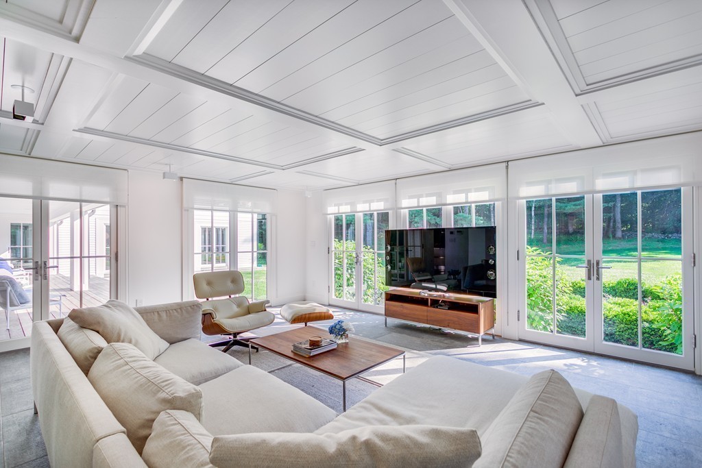 33 Juniper Road Weston, MA 02493 - Photo 12 of 23