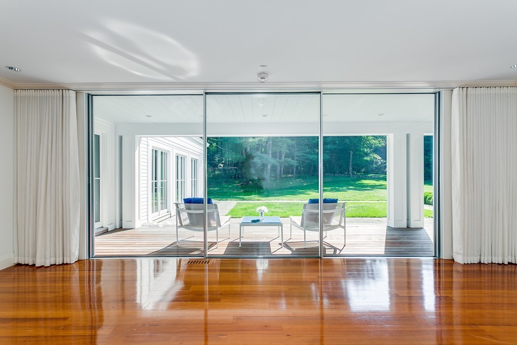 33 Juniper Road Weston, MA 02493 - Photo 6 of 23