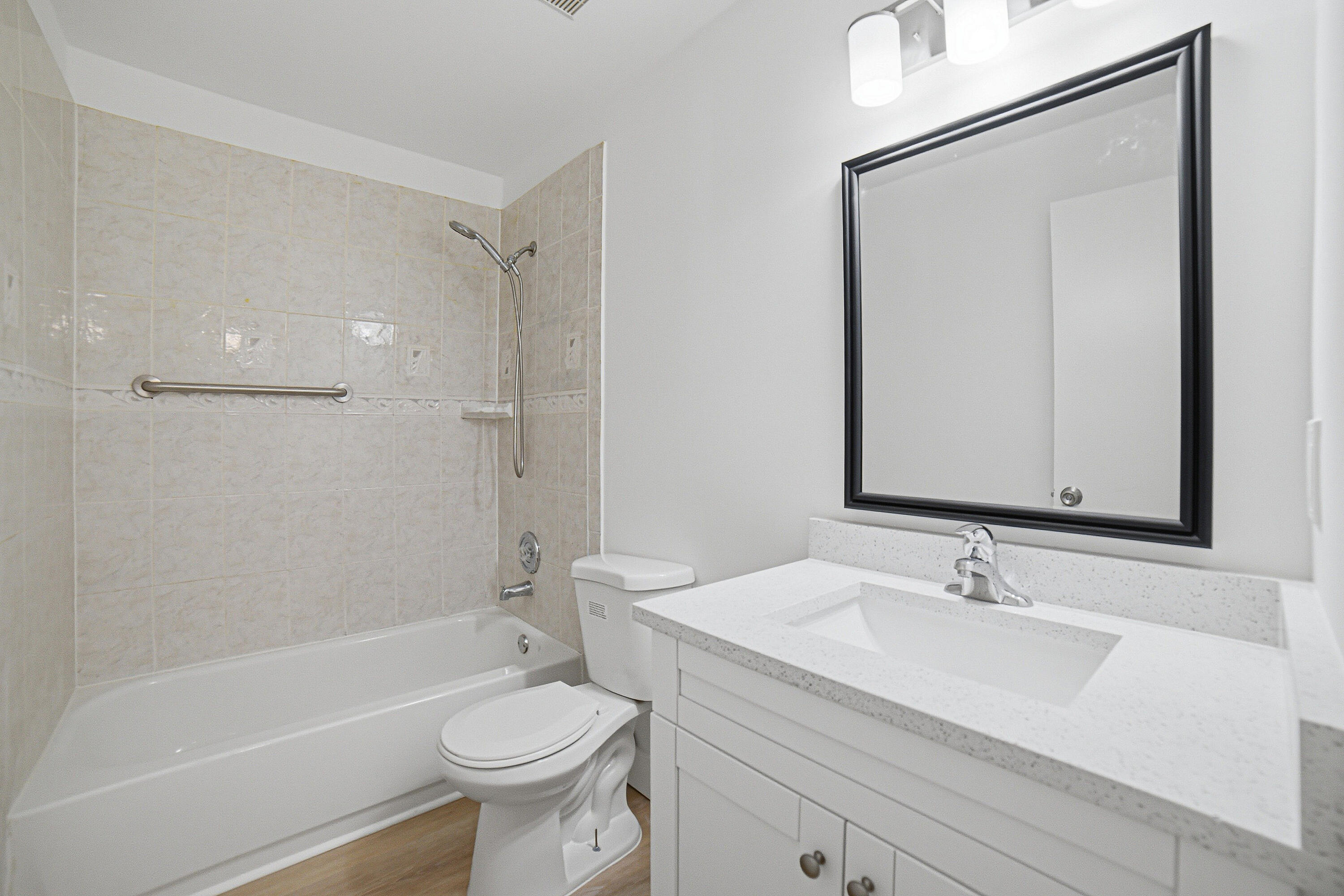 8207 Fairway Road, Unit 8207 Sunrise, FL 33351 - Photo 22 of 34 Bathroom2
