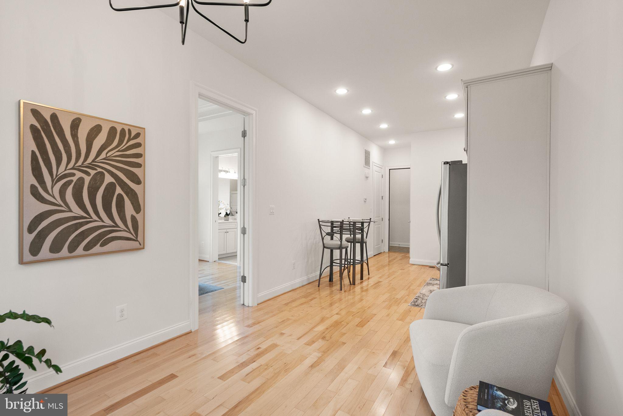 24974 First Harvest Court Aldie, VA 20105 - Photo 41 of 143 Living room