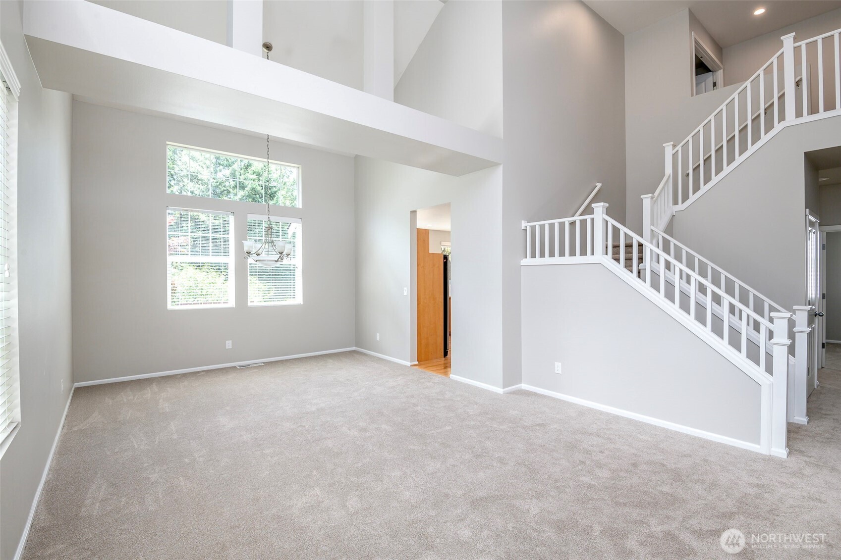 28011 Maple Ridge Way Southeast Maple Valley, WA 98038 - Photo 6 of 39