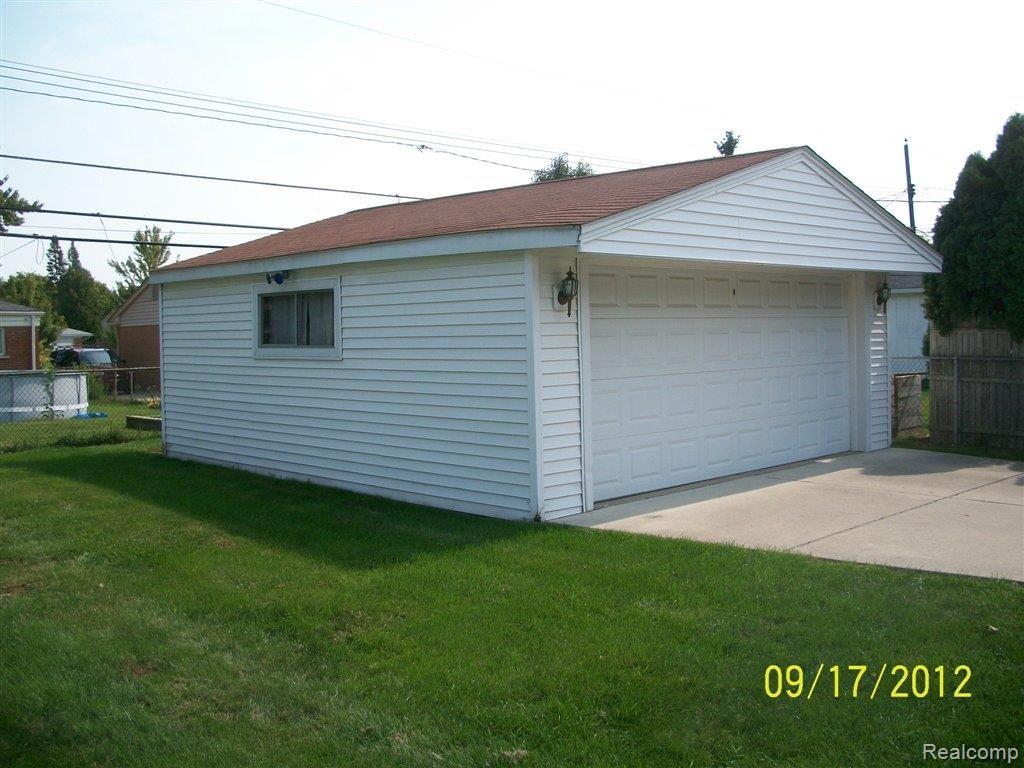 40748 Pickett Ridge Road Sterling Heights, MI 48313 - Photo 2 of 14 100_9523.JPG