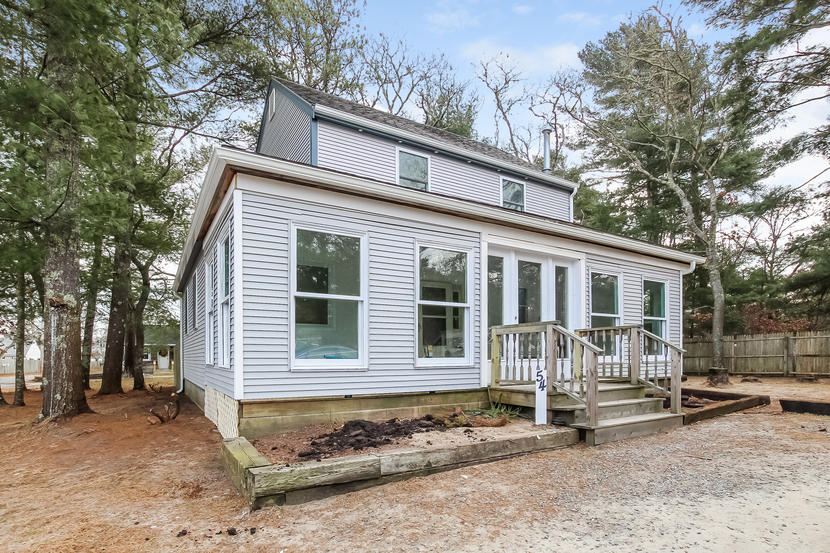54 Salt Works Road Buzzards Bay, MA 02532 - Photo 3 of 26 Front View