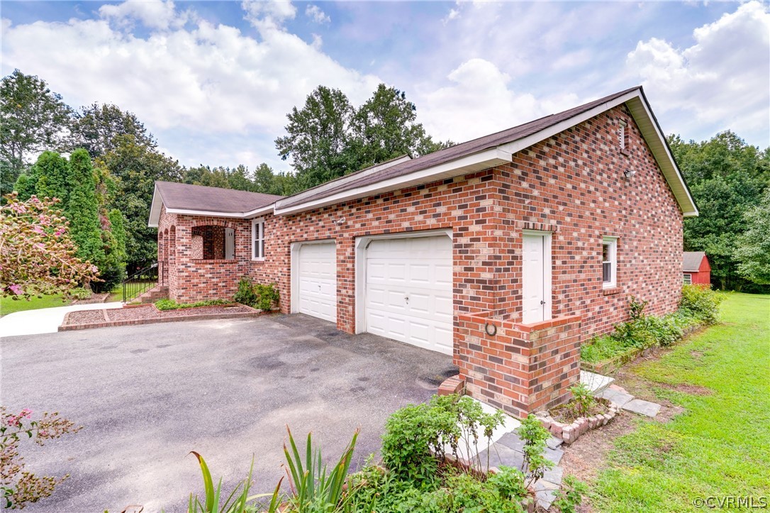 6622 Liberty Hall Road Quinton, VA 23141 - Photo 4 of 42 Gallery Image 4