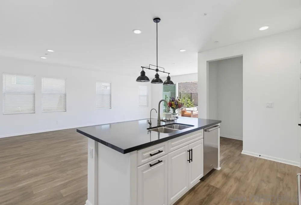 1013 Crestline Road San Marcos, CA 92069 - Photo 17 of 58