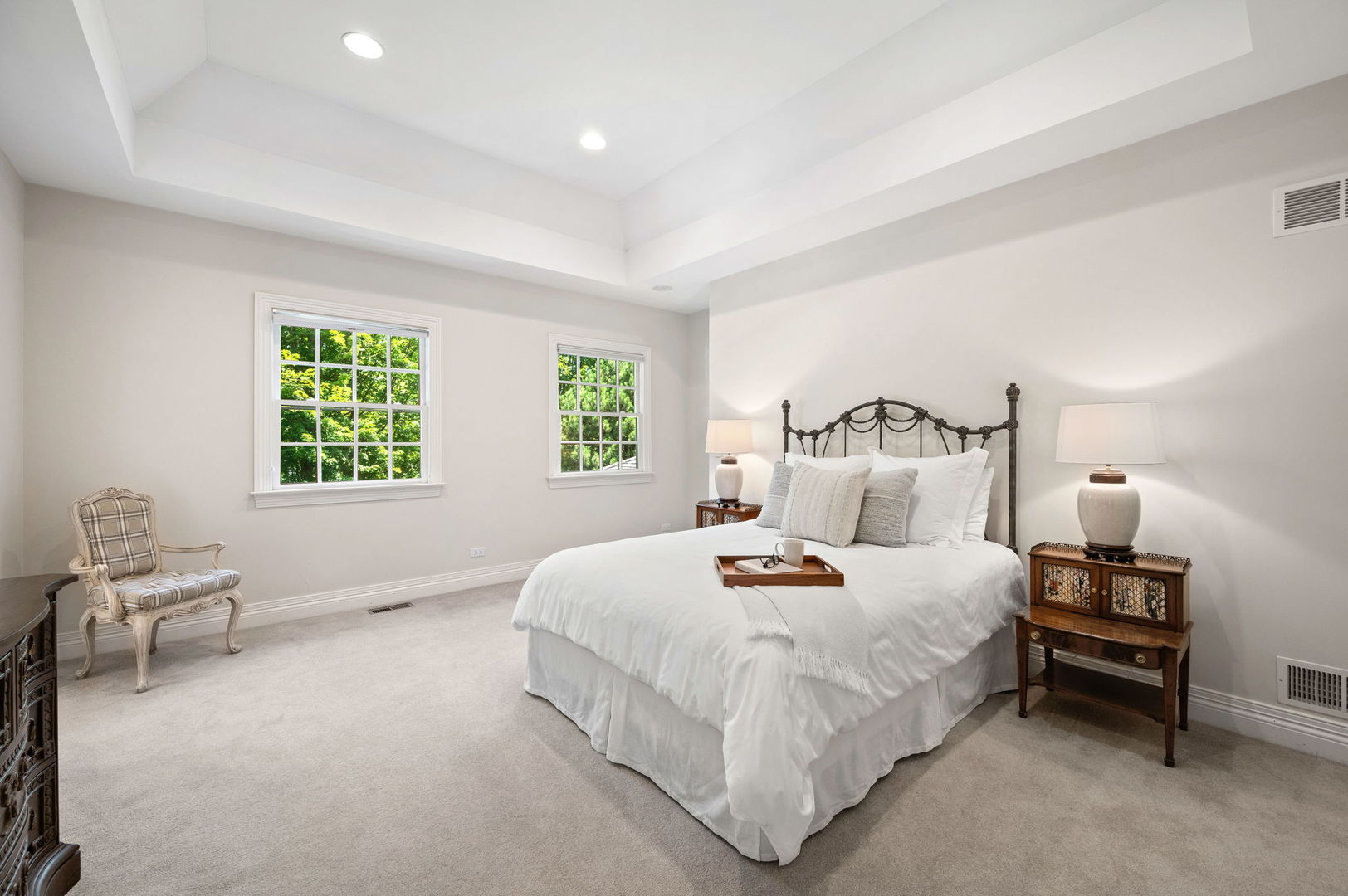 228 Old Green Bay Road Glencoe, IL 60093 - Photo 27 of 40 a bedroom with a bed and a couch