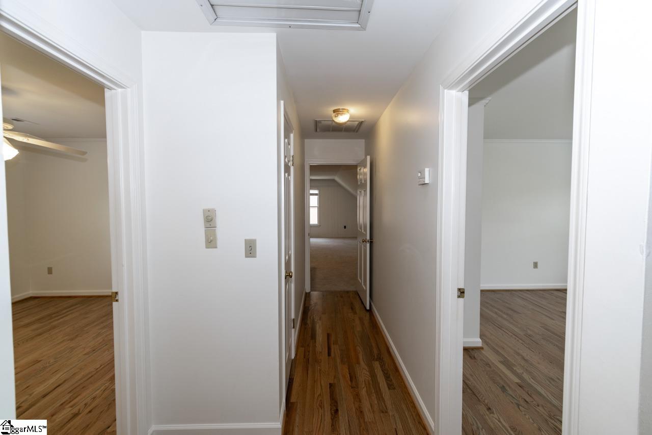 313 South Wingfield Road Greer, SC 29650 - Photo 16 of 36 Gallery Image 16
