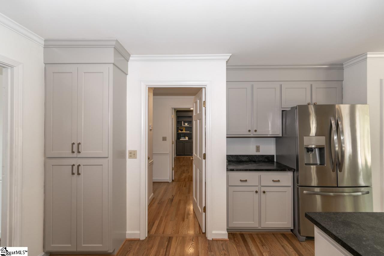 313 South Wingfield Road Greer, SC 29650 - Photo 9 of 36 Gallery Image 9