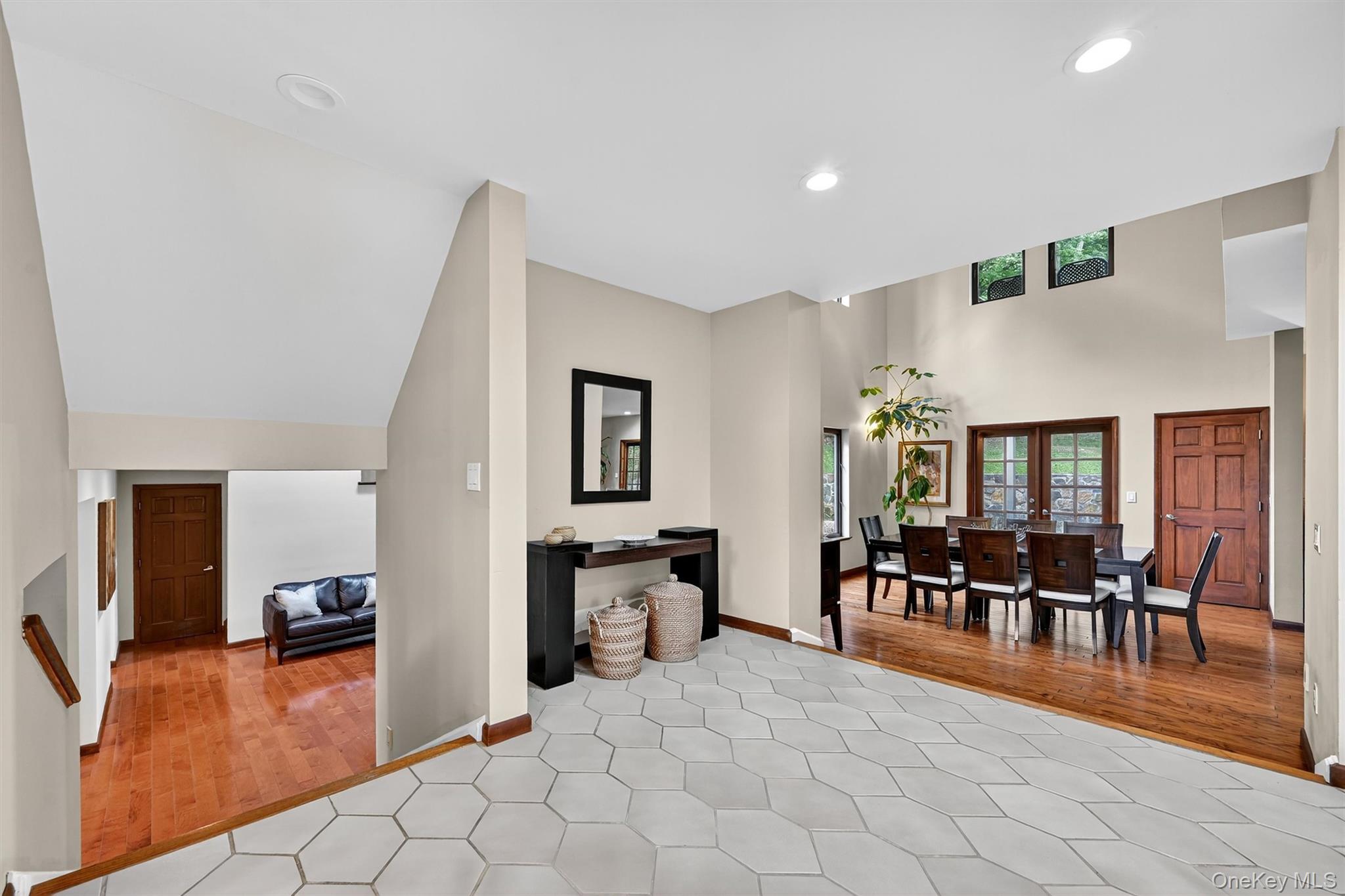 2 Tenny Lane Cornwall, NY 12518 - Photo 5 of 44 Foyer