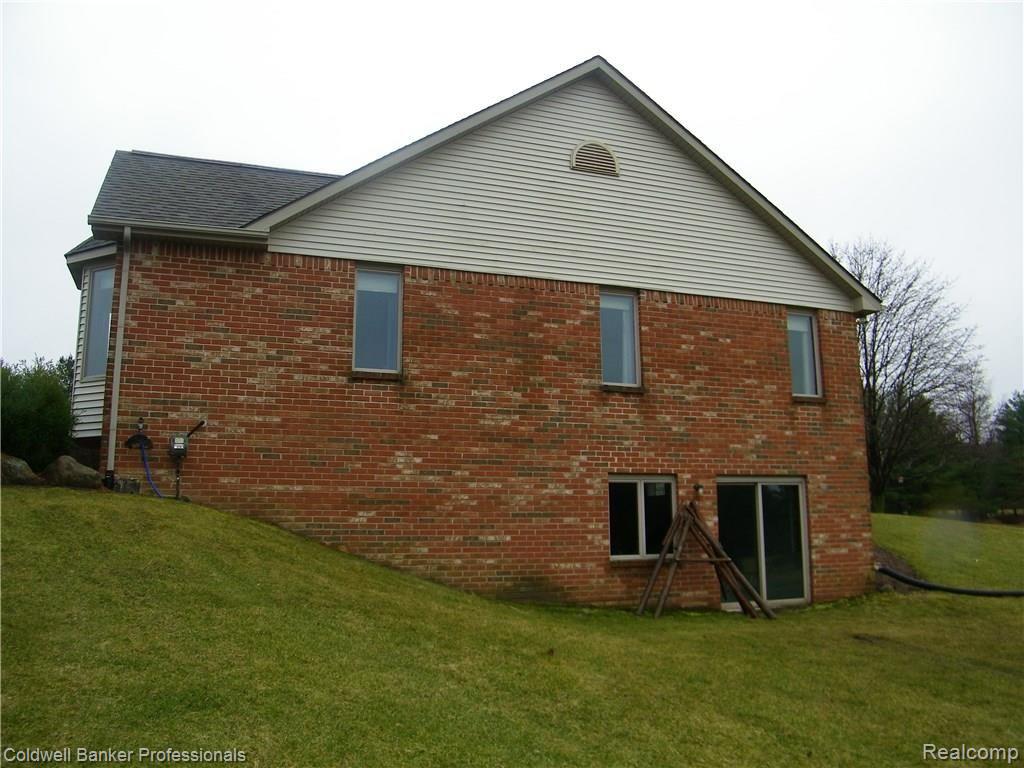 3582 North Mill Road Dryden, MI 48428 - Photo 4 of 38 100_3315.jpg