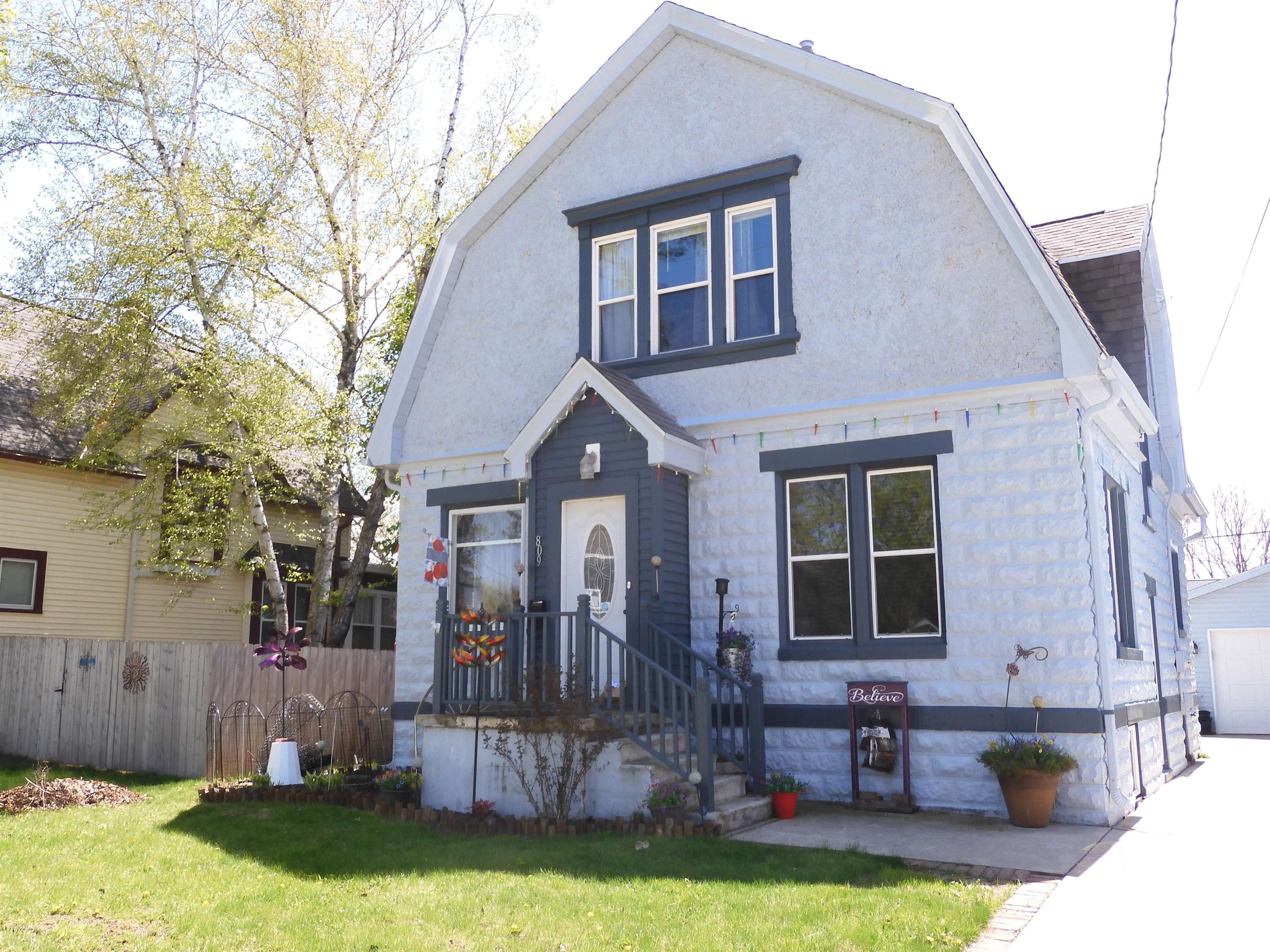 809 East Hancock Street Appleton, WI 54911 - Photo 1 of 28