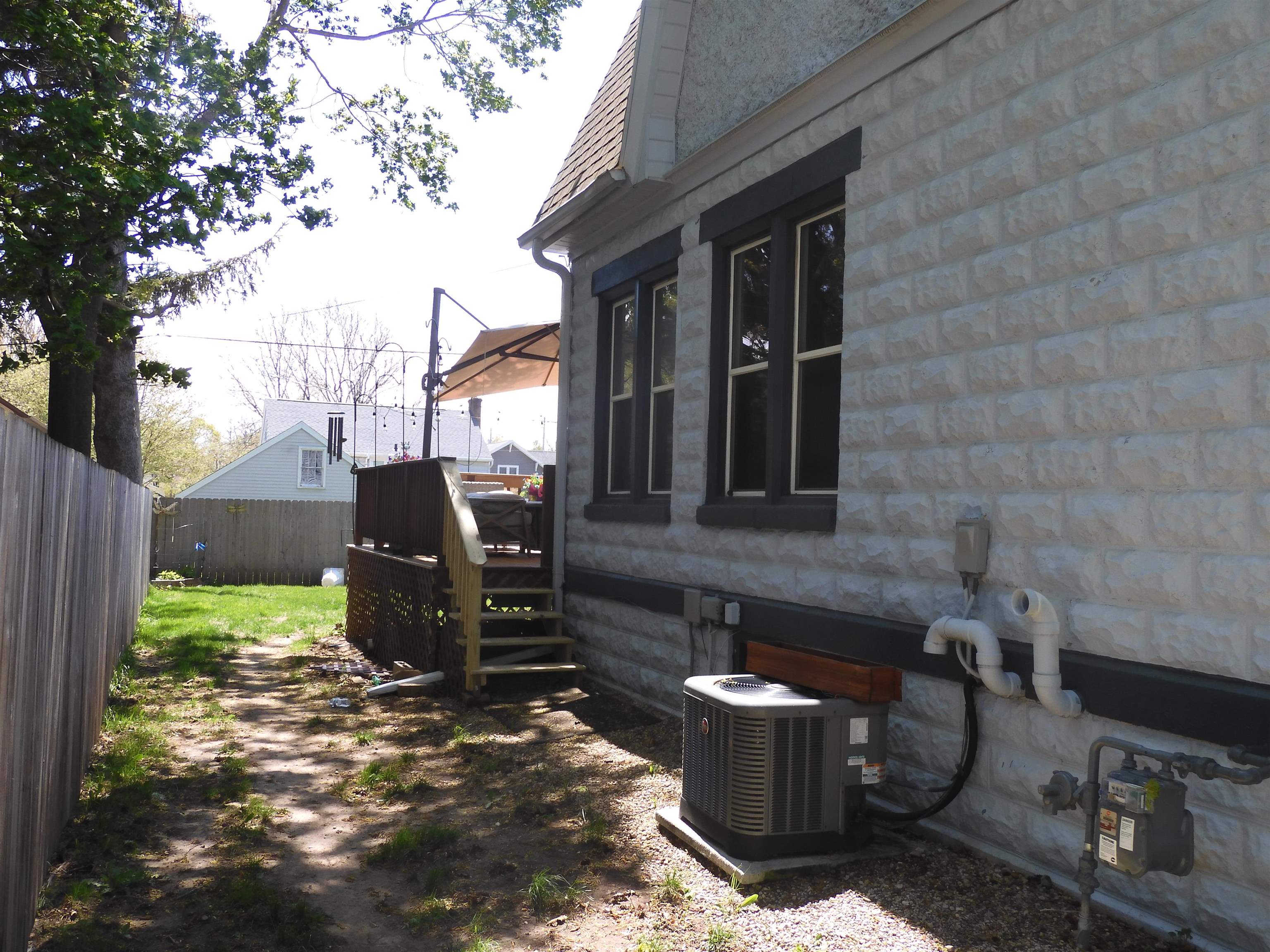 809 East Hancock Street Appleton, WI 54911 - Photo 4 of 28