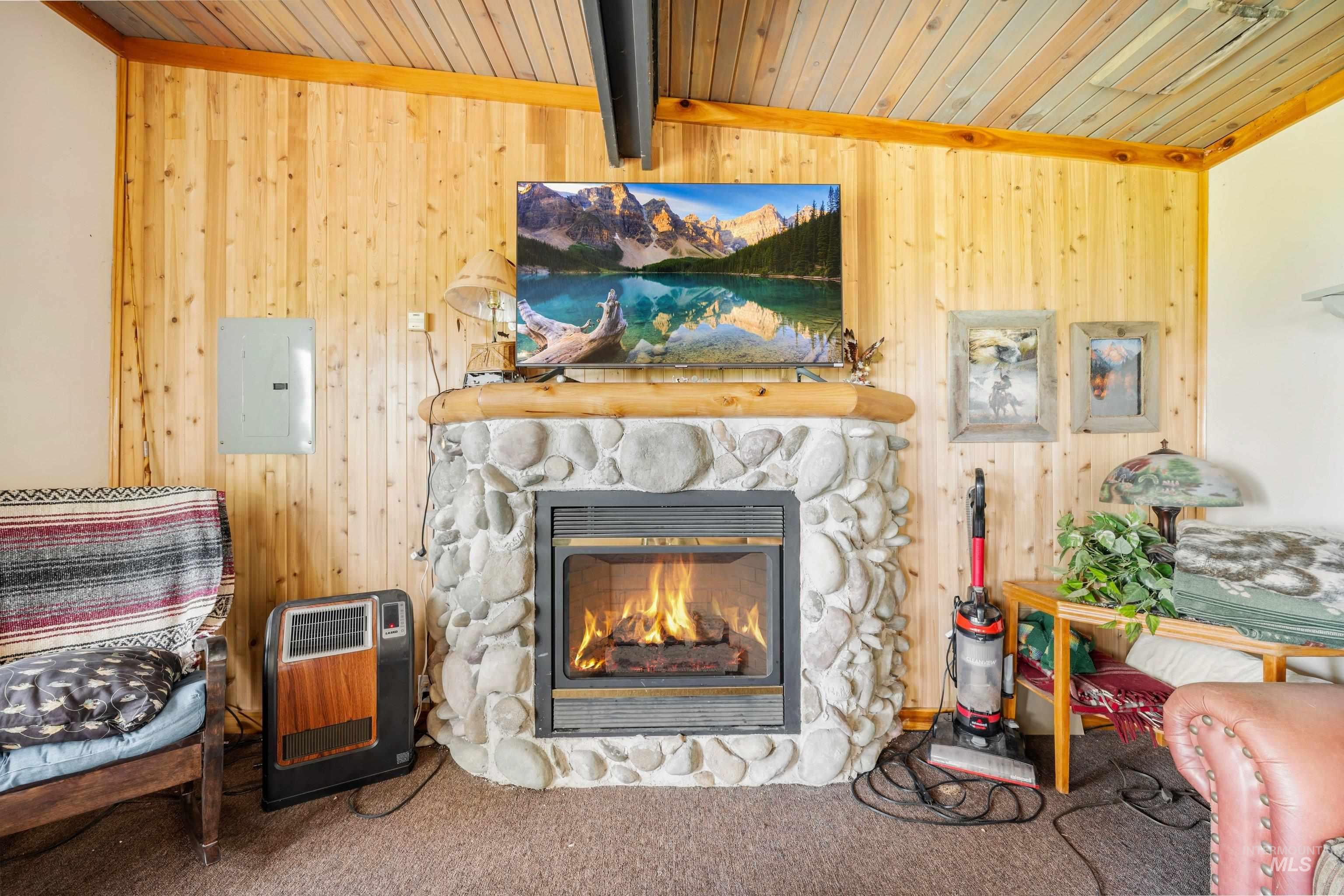 24 Pats Lane Cascade, ID 83611 - Photo 8 of 34