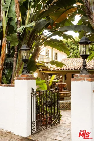 $13,995 | 1800 Outpost Drive, Los Angeles, CA 90068