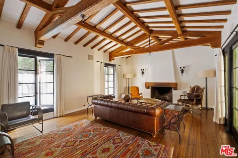 $13,995 | 1800 Outpost Drive, Los Angeles, CA 90068