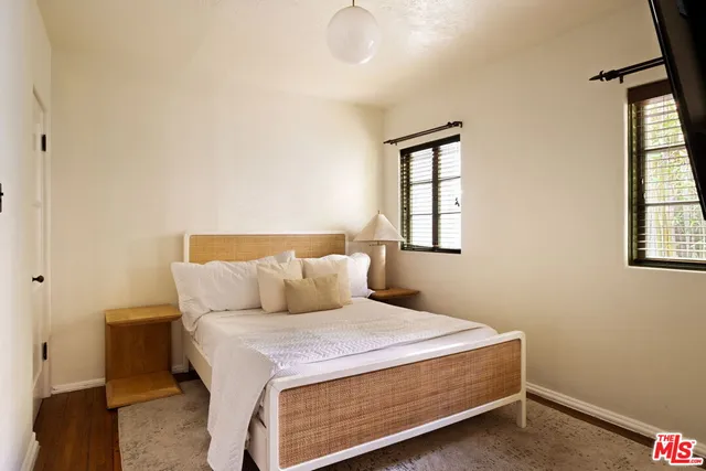 $13,995 | 1800 Outpost Drive, Los Angeles, CA 90068