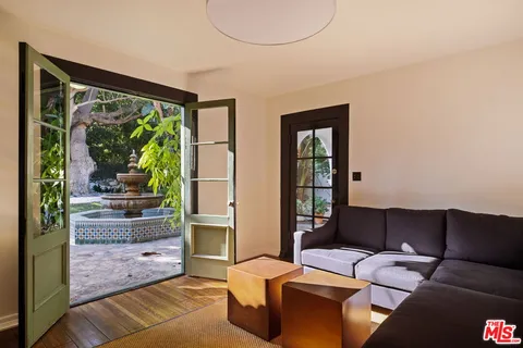 $13,995 | 1800 Outpost Drive, Los Angeles, CA 90068