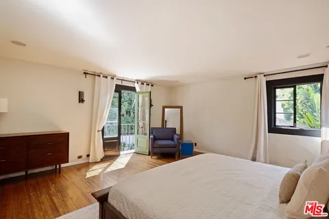 $13,995 | 1800 Outpost Drive, Los Angeles, CA 90068