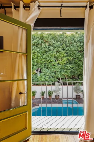 $13,995 | 1800 Outpost Drive, Los Angeles, CA 90068