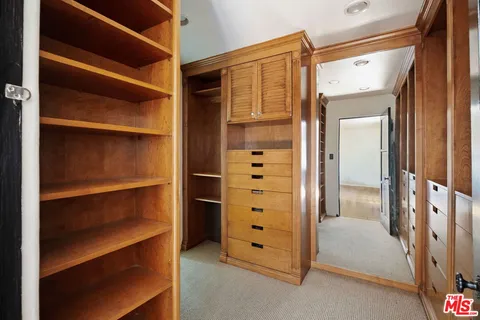 $13,995 | 1800 Outpost Drive, Los Angeles, CA 90068