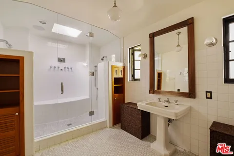 $13,995 | 1800 Outpost Drive, Los Angeles, CA 90068