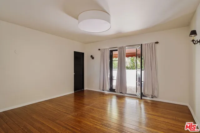 $13,995 | 1800 Outpost Drive, Los Angeles, CA 90068