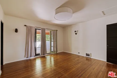 $13,995 | 1800 Outpost Drive, Los Angeles, CA 90068