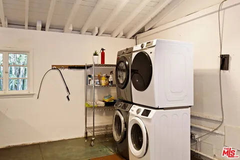 $13,995 | 1800 Outpost Drive, Los Angeles, CA 90068