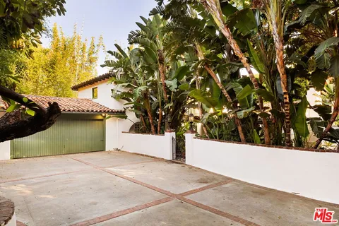 $13,995 | 1800 Outpost Drive, Los Angeles, CA 90068