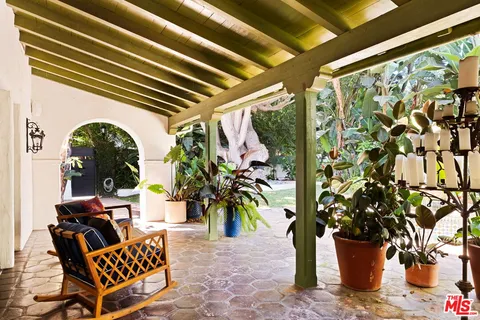 $13,995 | 1800 Outpost Drive, Los Angeles, CA 90068