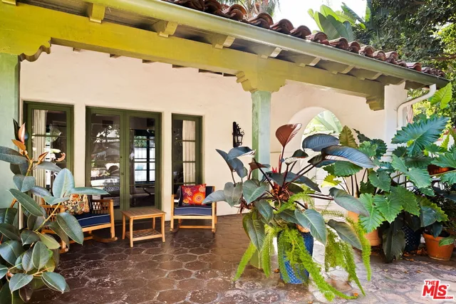 $13,995 | 1800 Outpost Drive, Los Angeles, CA 90068