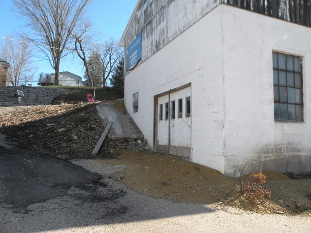 $84,999 | 109 Highway 35, Bloomington, WI 53804