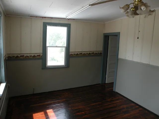 $84,999 | 109 Highway 35, Bloomington, WI 53804