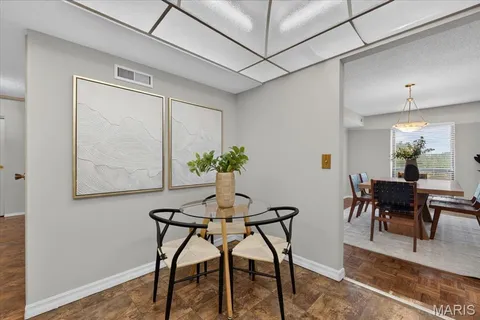 $249,900 | 564 Sarah Lane, Unit 104, St. Louis, MO 63141