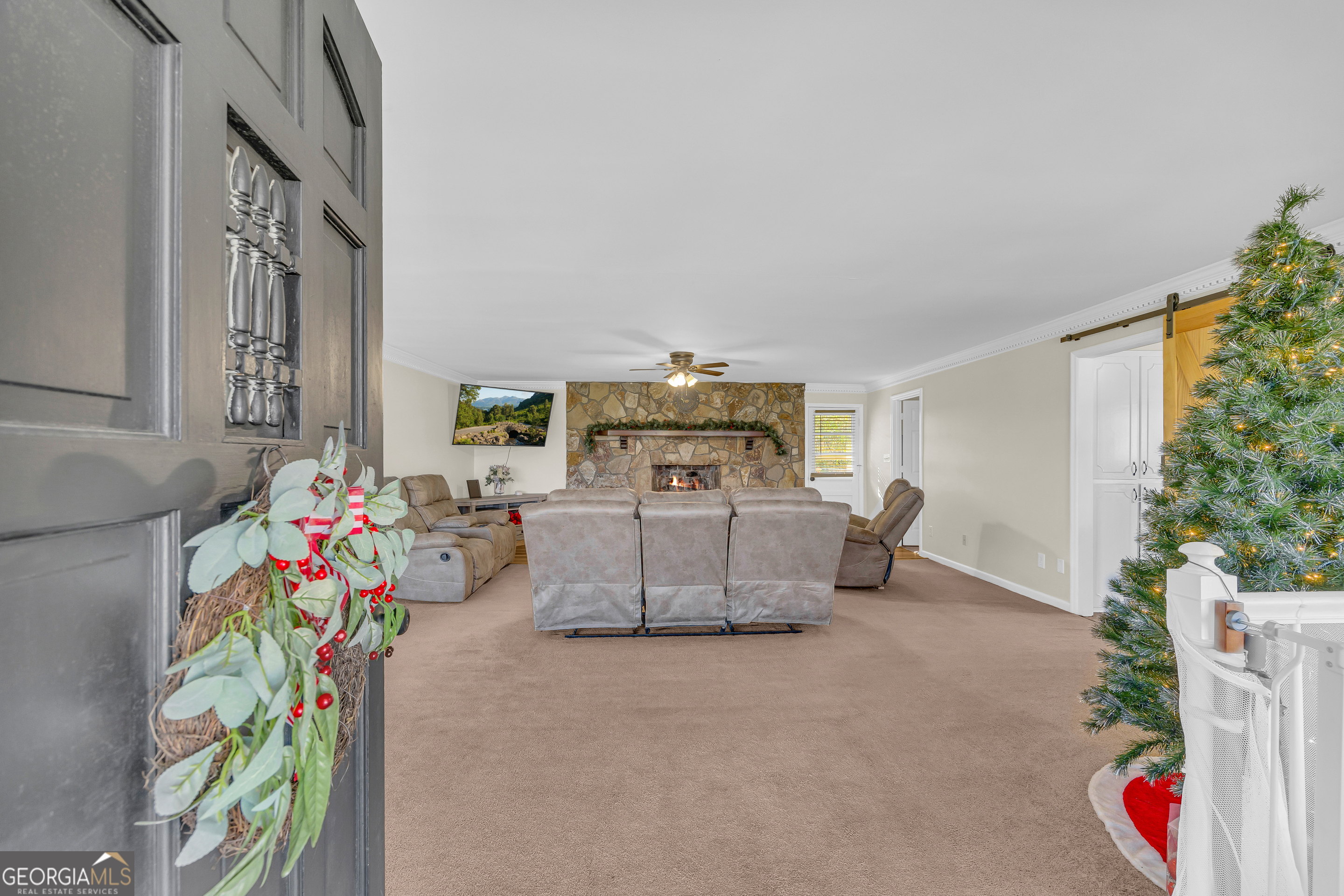 975 Diamond Hill Neese Road Colbert, GA 30628 - Photo 5 of 59 a living room with furniture and a couch