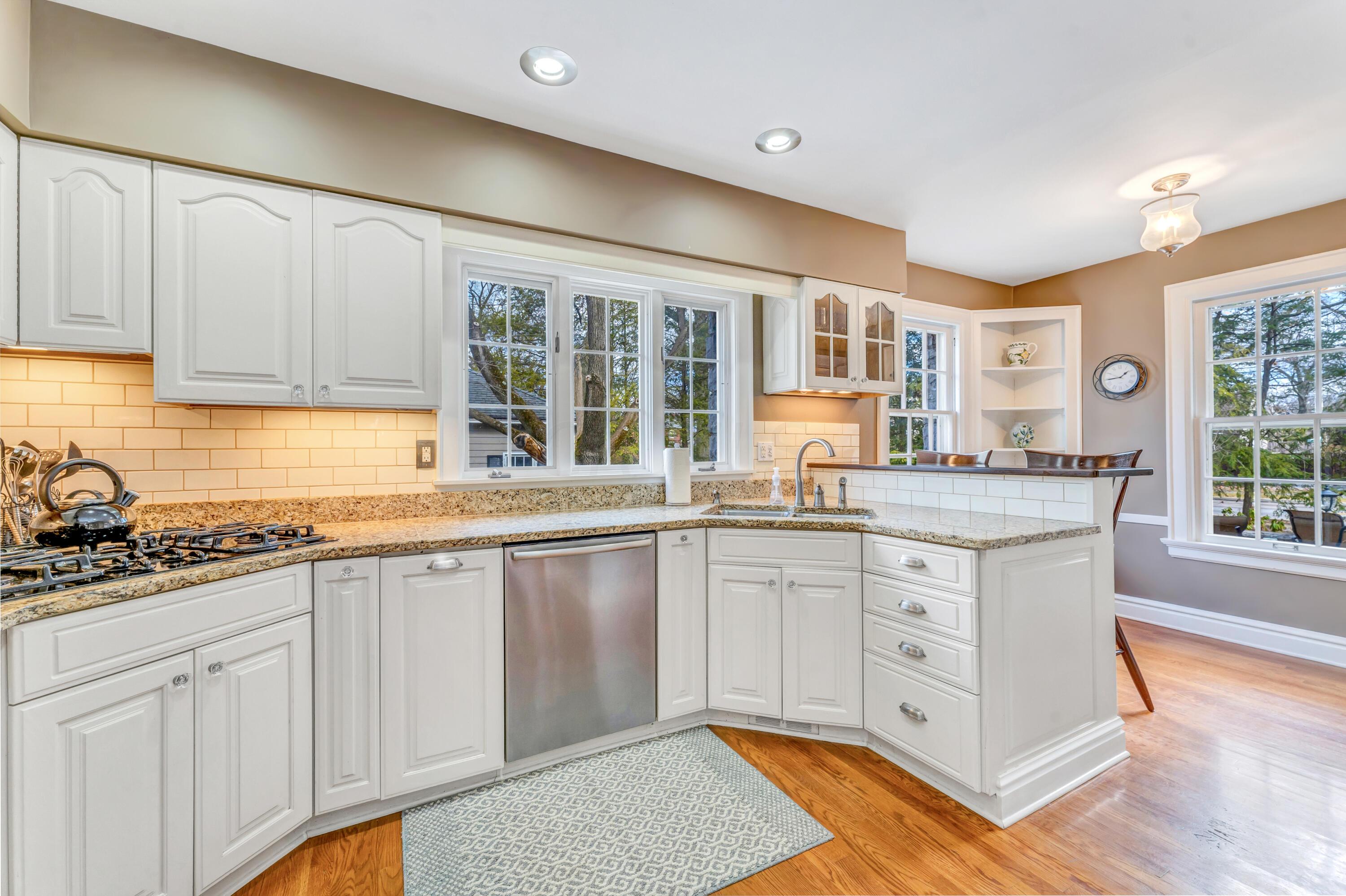 2434 Bryden Road Bexley, OH 43209 - Photo 13 of 50 DSC00085-2
