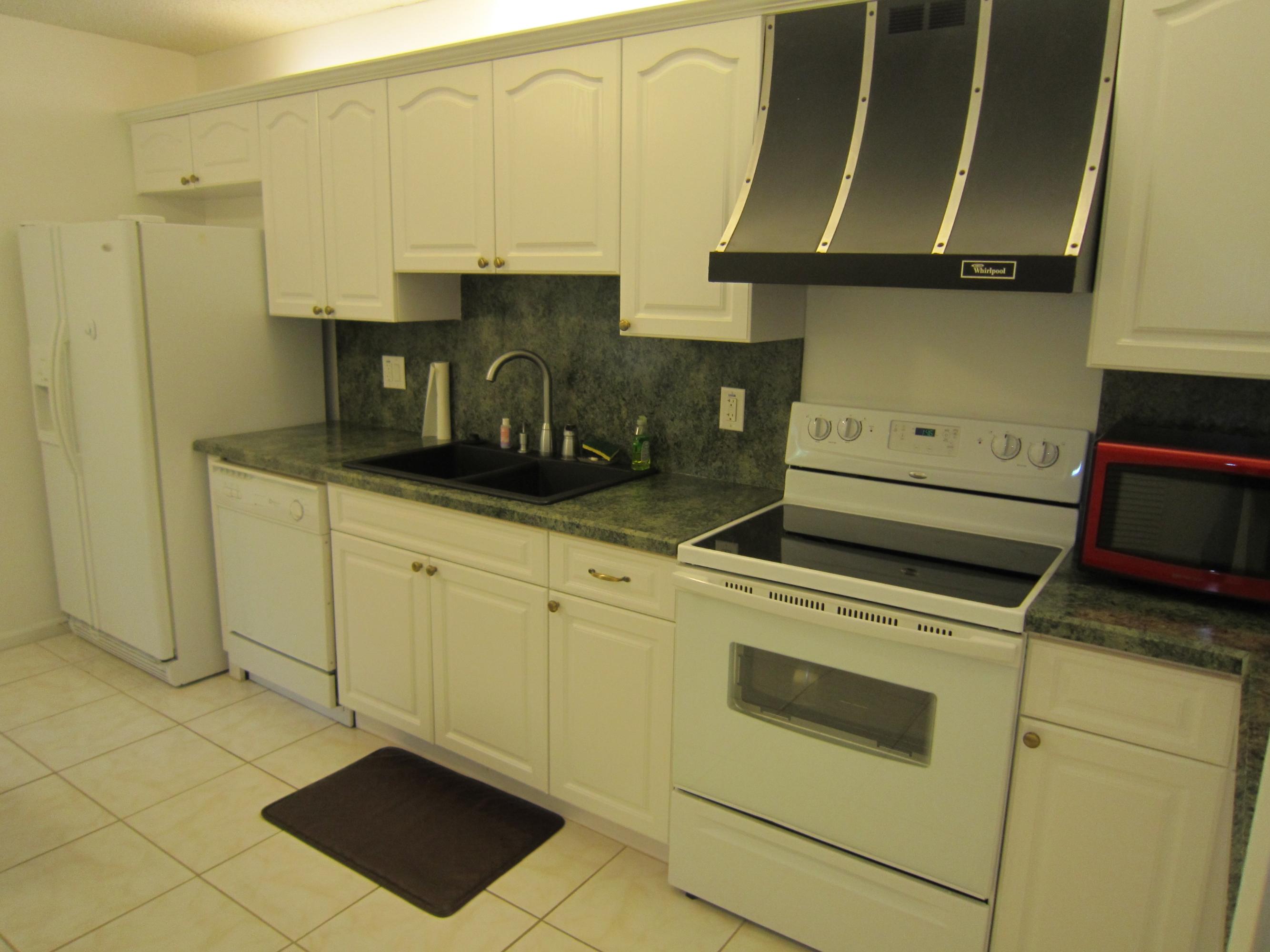 9268 Sable Ridge Circle, Unit B Boca Raton, FL 33428 - Photo 6 of 21 IMG_1258