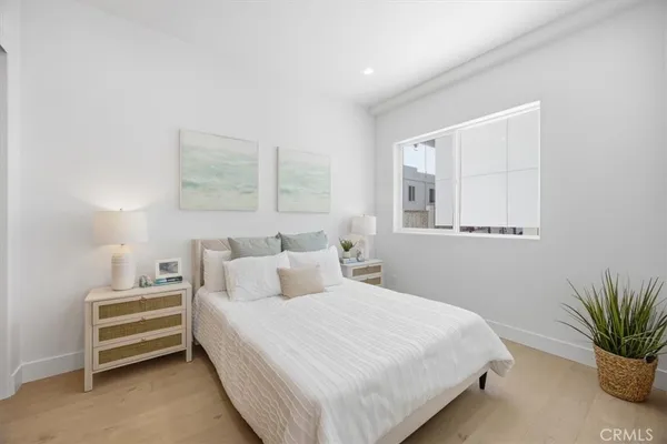 $2,449,000 | 617 North Irena Avenue, Unit B, Redondo Beach, CA 90277