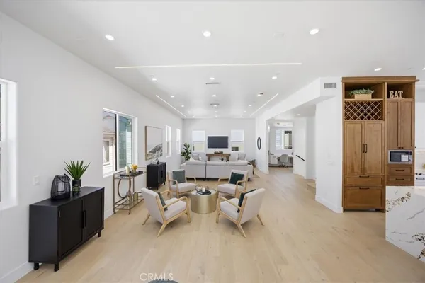 $2,449,000 | 617 North Irena Avenue, Unit B, Redondo Beach, CA 90277