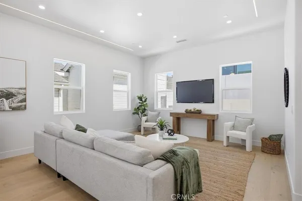 $2,449,000 | 617 North Irena Avenue, Unit B, Redondo Beach, CA 90277