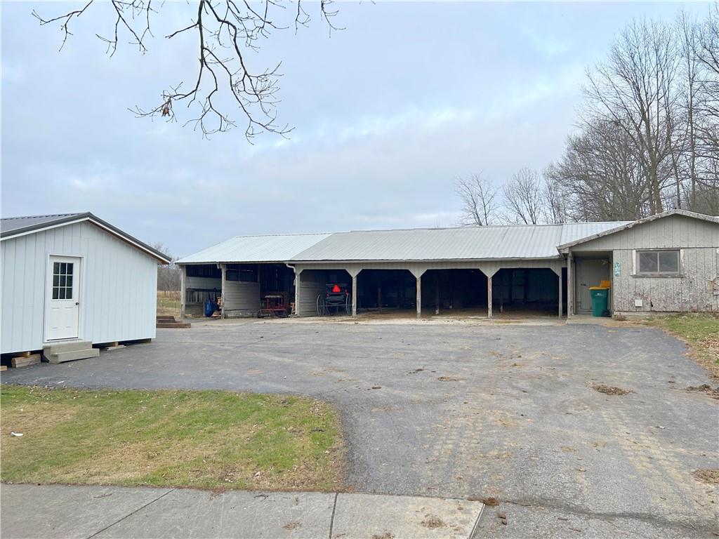 2503 Nashua Road New Castle, PA 16105 - Photo 4 of 10 a front view of house with yard