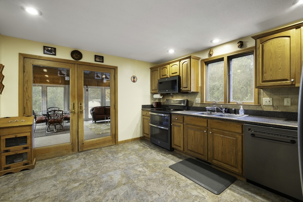 253 Reimers Road Monson, MA 01057 - Photo 13 of 39