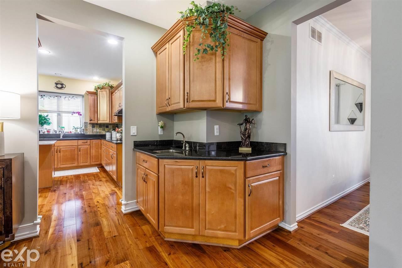 2138 Avon Lake Lane Rochester Hills, MI 48307 - Photo 9 of 40