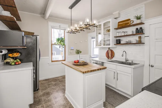 $285,000 | 1191 Albemarle Street, St. Paul, MN 55117