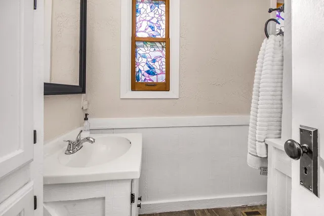 $285,000 | 1191 Albemarle Street, St. Paul, MN 55117