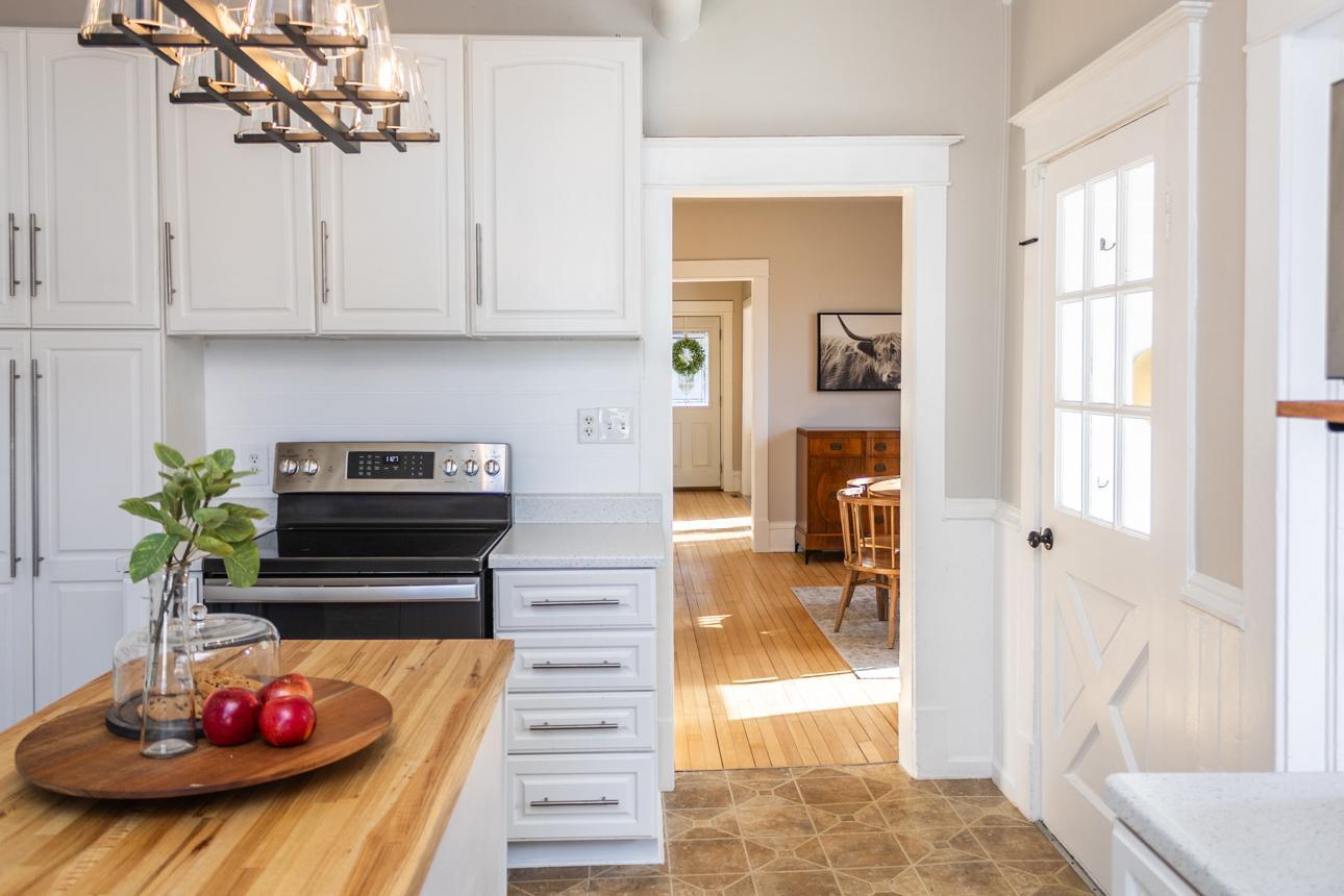 1191 Albemarle Street St. Paul, MN 55117 - Photo 4 of 46